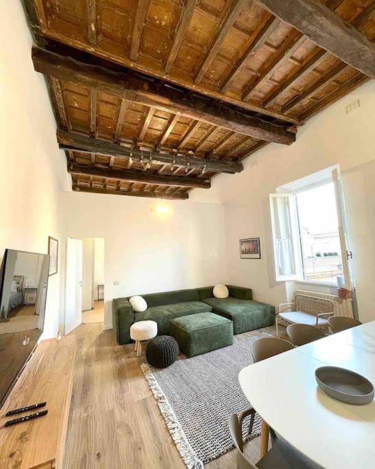 Aphrodite Apartment Piazza Venezia, Rome